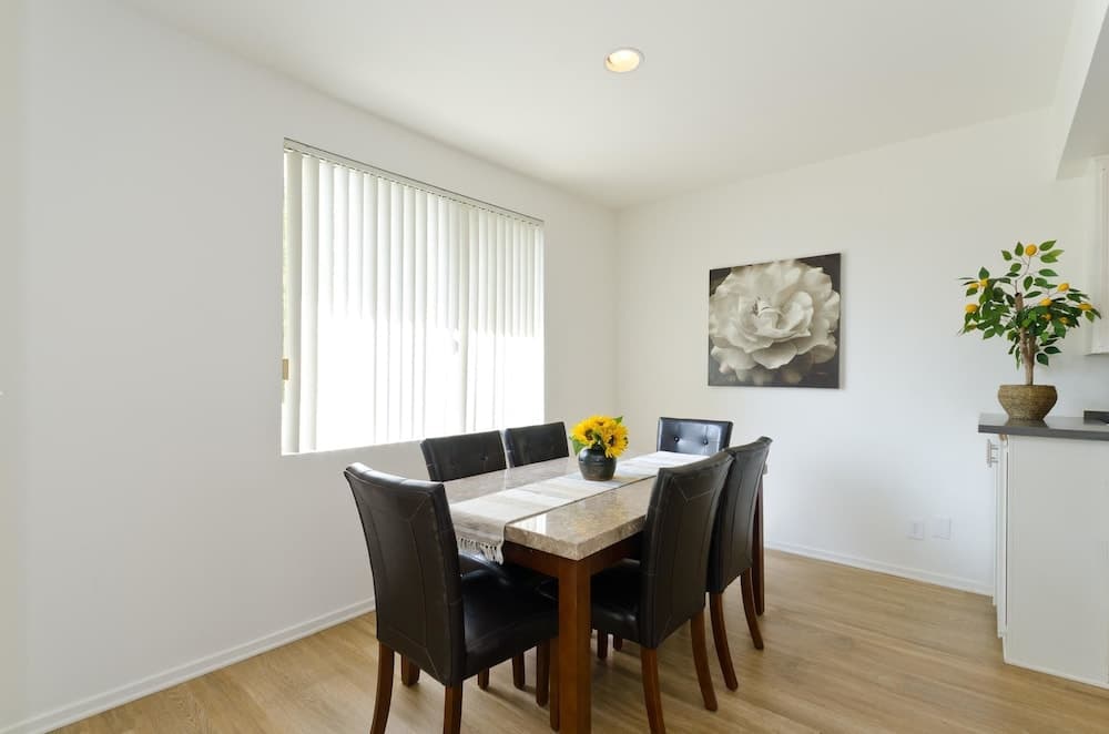 Photograph supplied for LA032 2 Bedroom Apartment By Senstay