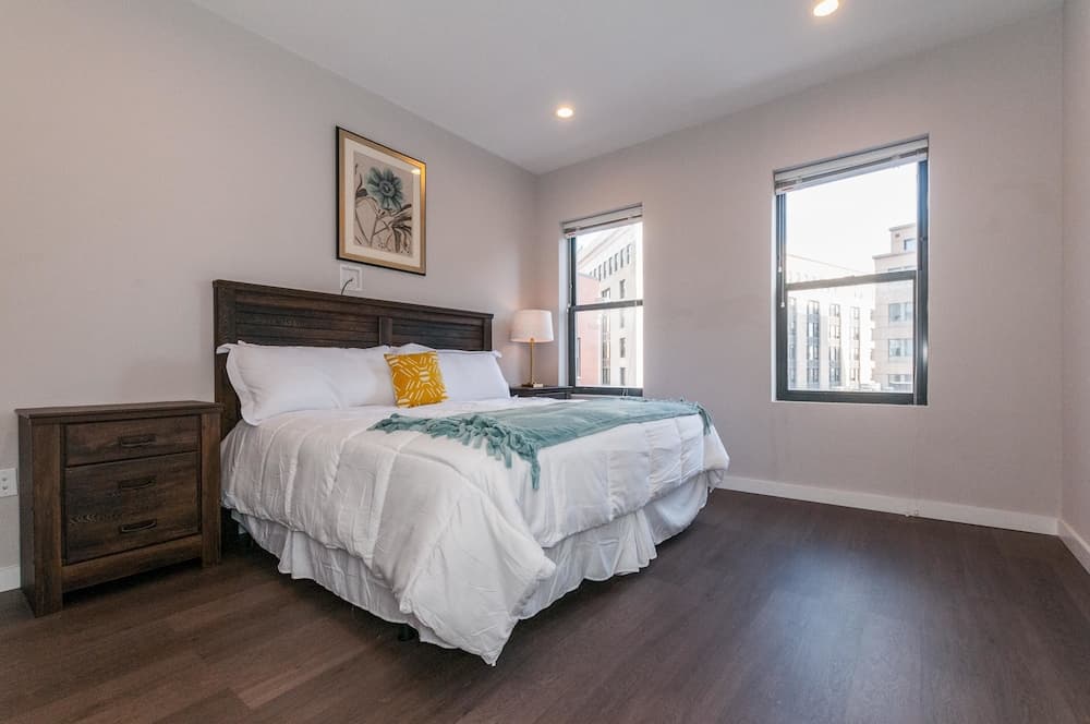 Photograph supplied for BOS005 2 Bedroom Apartment By Senstay