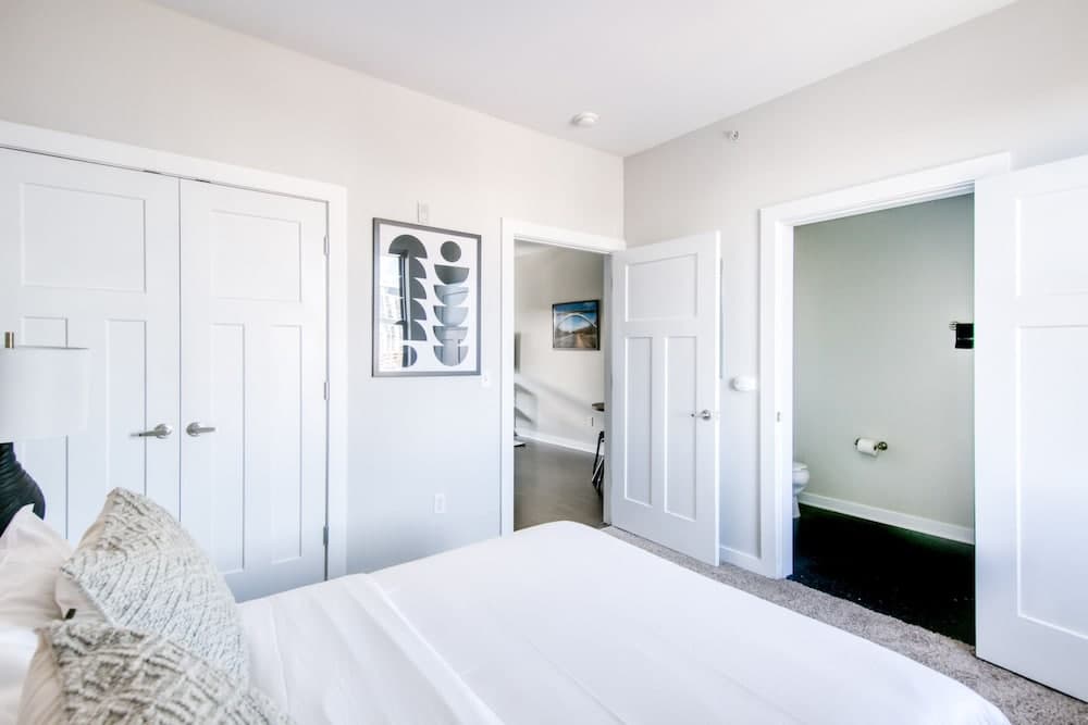 Photograph supplied for Cozysuites Music Row Chic 1BR w Free Parking 27
