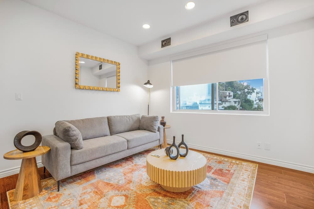 Photograph supplied for Franklin Mediterranean Villa
