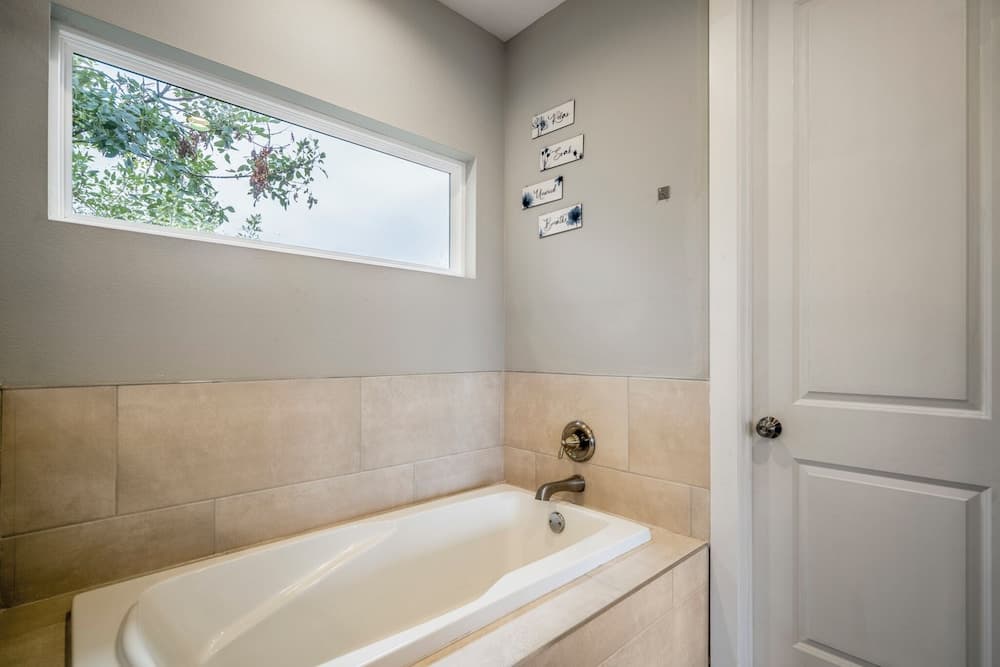Photograph supplied for The Vibe 3bd X 4b I Downtown l Med Center I NRG Stad l Free Parking