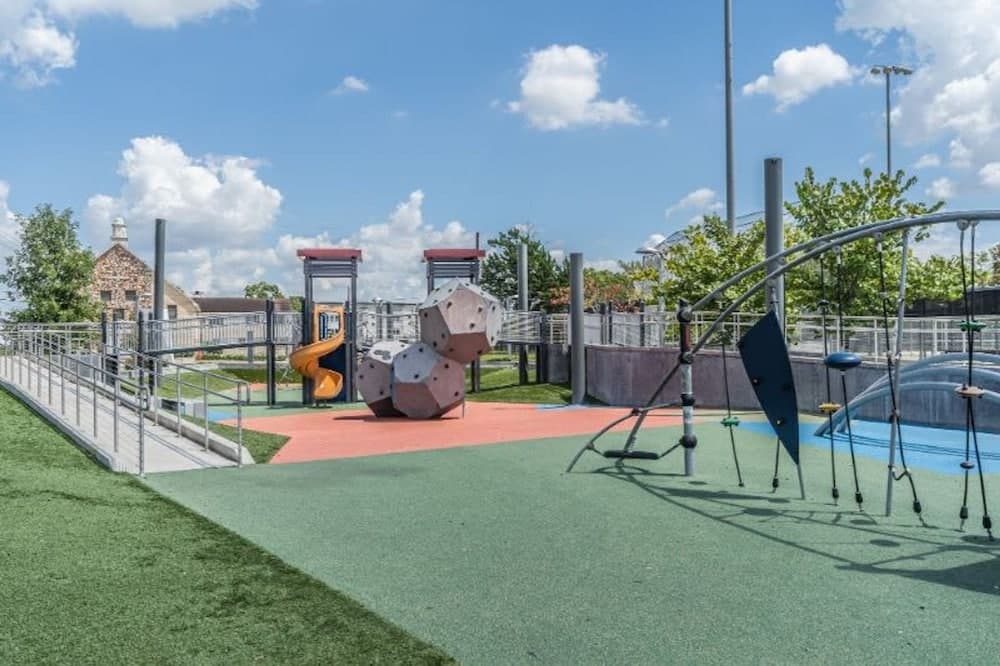 Photograph supplied for Stylish Stay Sleeps 8 Wi-fi Parking Gym