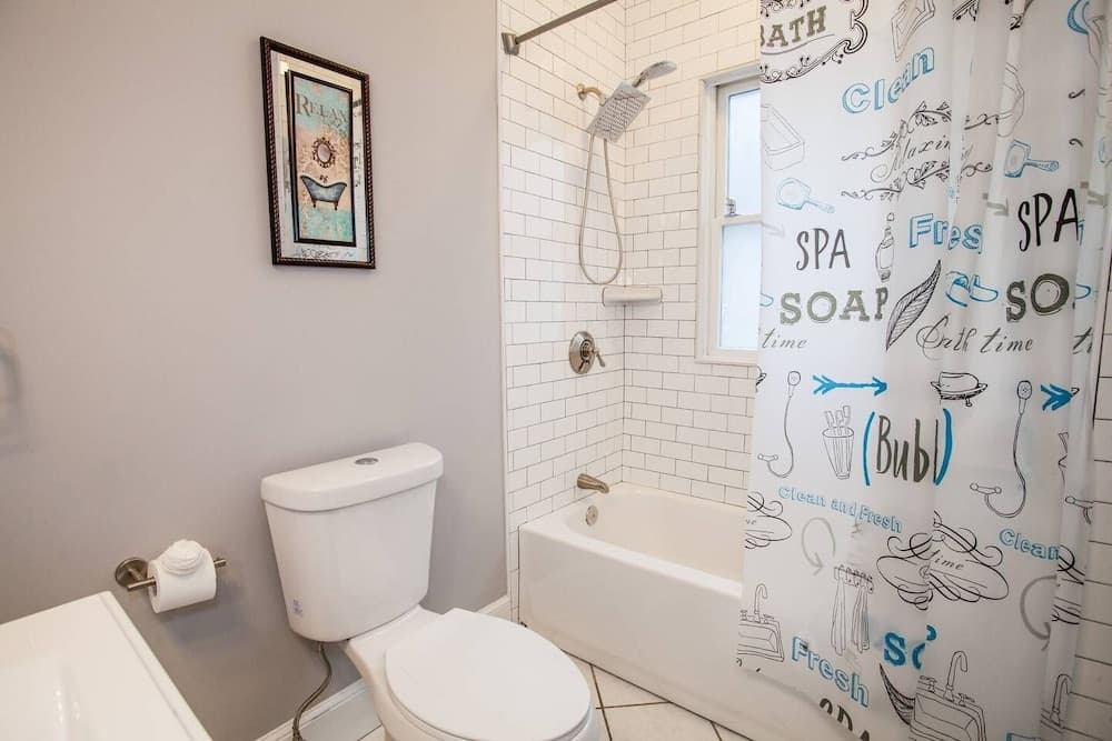 Photograph supplied for Central Boston 5 Bed 2 Bath North End-sleeps 10