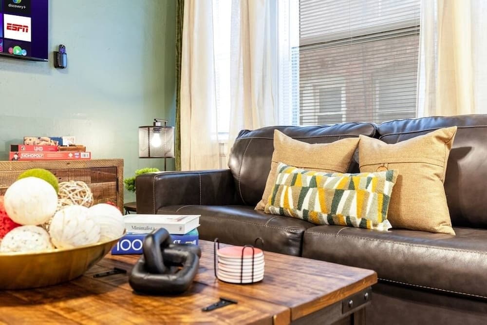 Photograph supplied for MC Loft at the Pillars-2bd 1bath University Cir