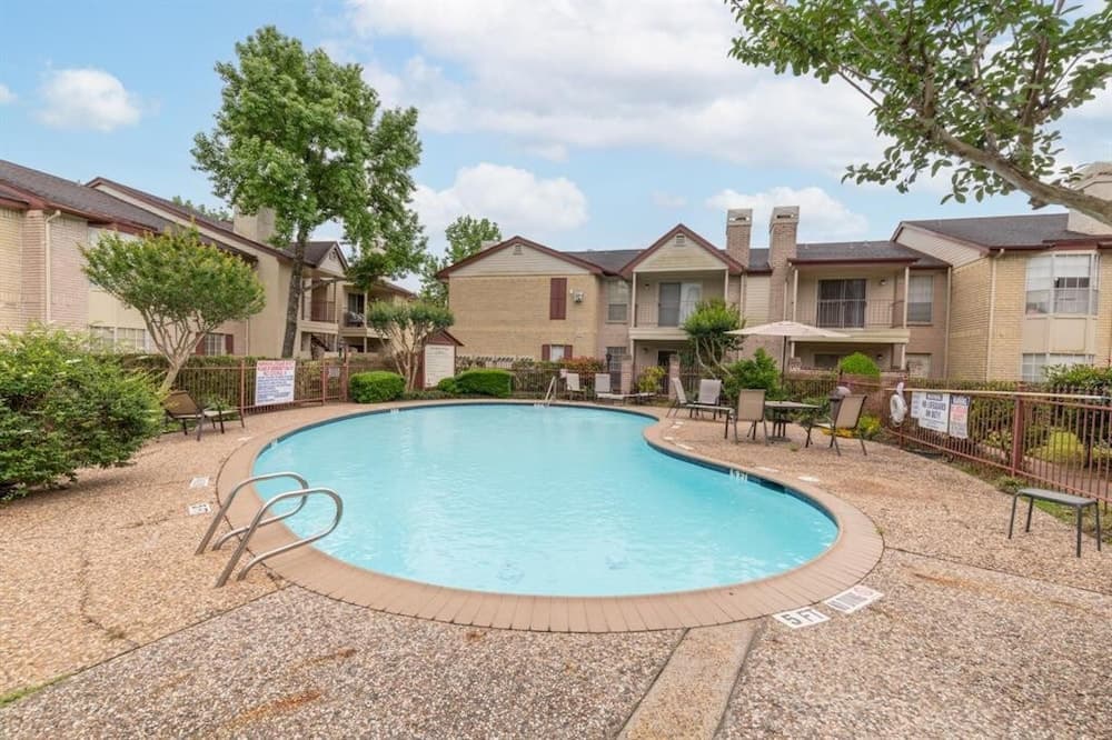 Photograph supplied for Quiet Stylish Retreat - Near NRG at TX MED Cntr