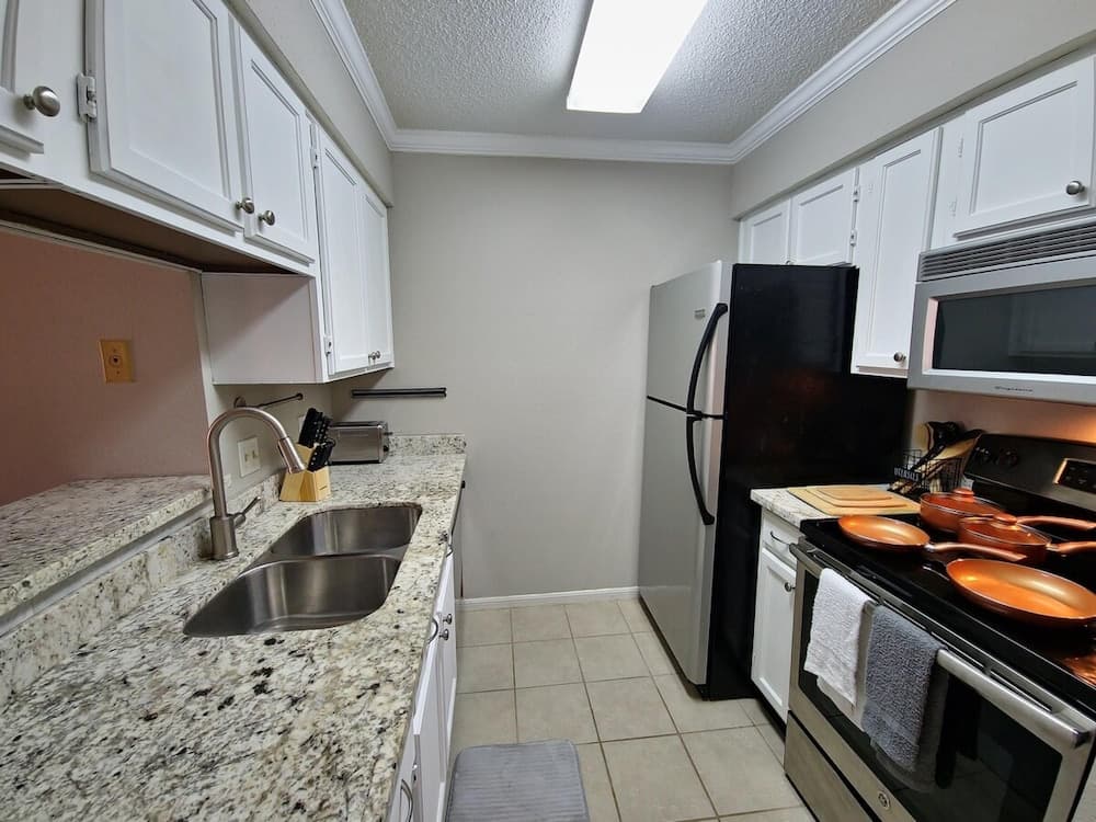 Photograph supplied for Quiet Stylish Retreat - Near NRG at TX MED Cntr