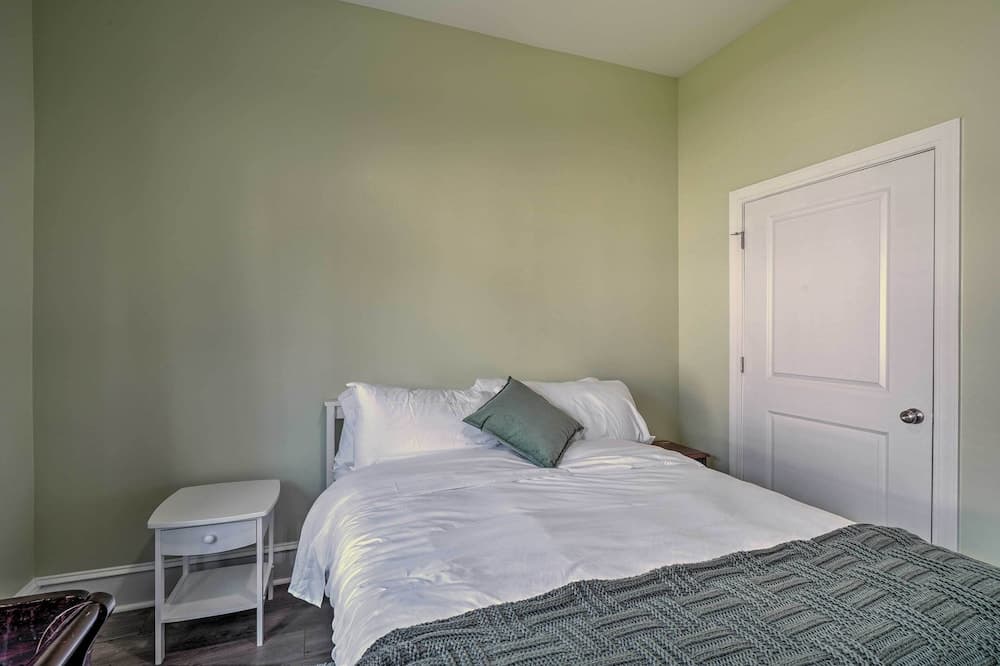 Photograph supplied for Bright Durham Home w/ Fully Furnished Deck!