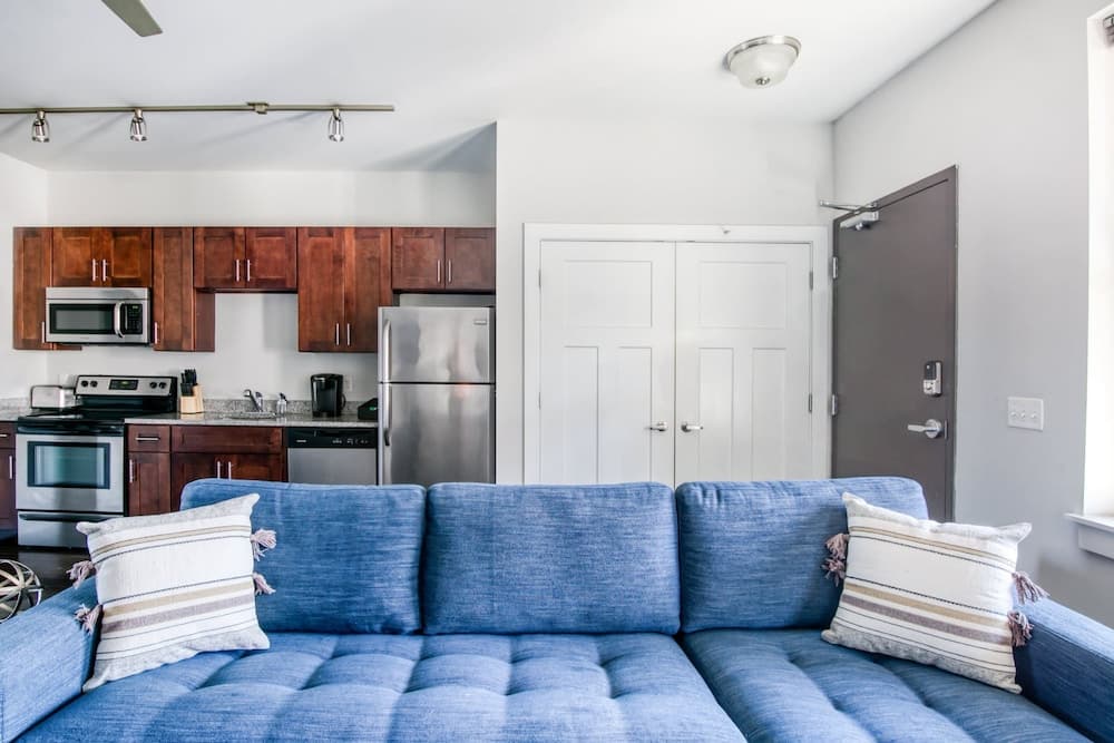 Photograph supplied for Cozysuites Music Row Chic 1BR w Free Parking 27