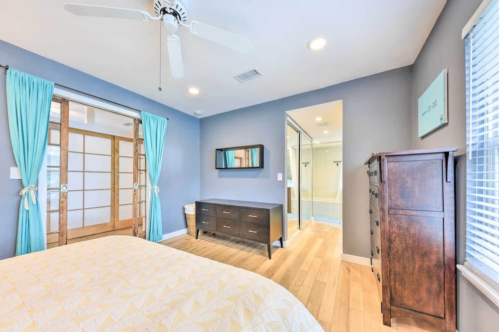 Photograph supplied for Modern Jacksonville Beach Retreat w/ Hot Tub!