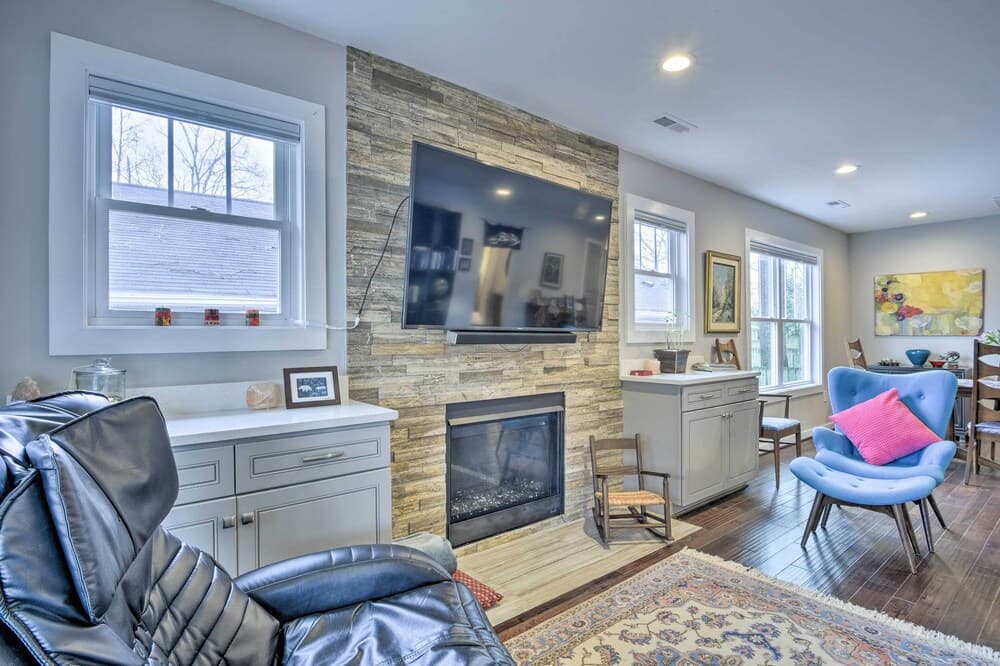 Photograph supplied for Chic, Central Downtown Duplex ~ 1 Mile to Duke!