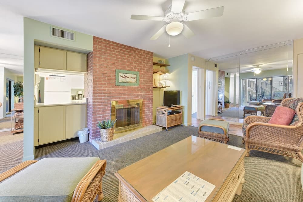 Photograph supplied for Jacksonville Beach Costa Verde