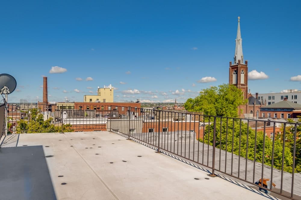 Photograph supplied for 1 Mi to to M&T Bank Stadium: Home w/ Rooftop Patio