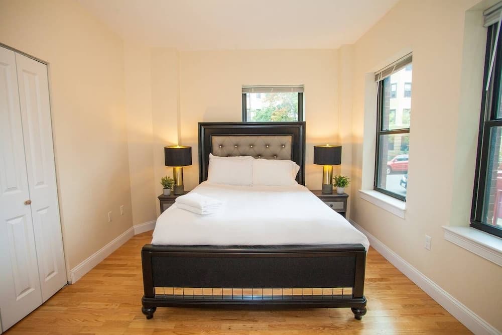 Photograph supplied for NEW 4 Bed 2 Full Bath Condo Near Back Bay