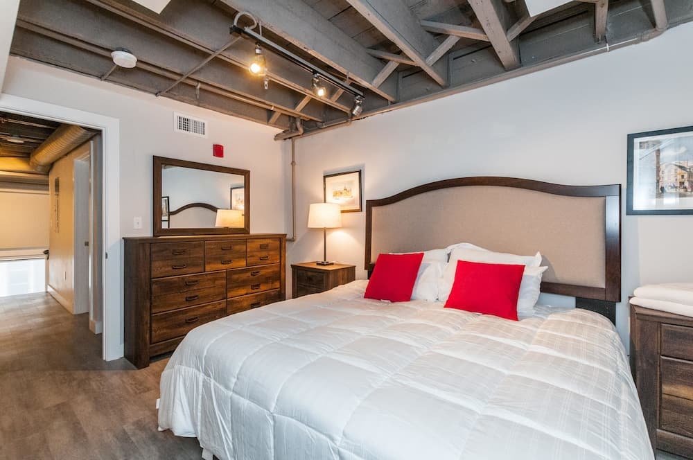 Photograph supplied for BOS007 2 Bedroom Apartment By Senstay