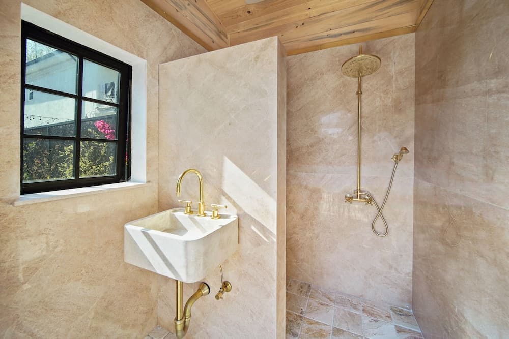 Photograph supplied for Bella Villa