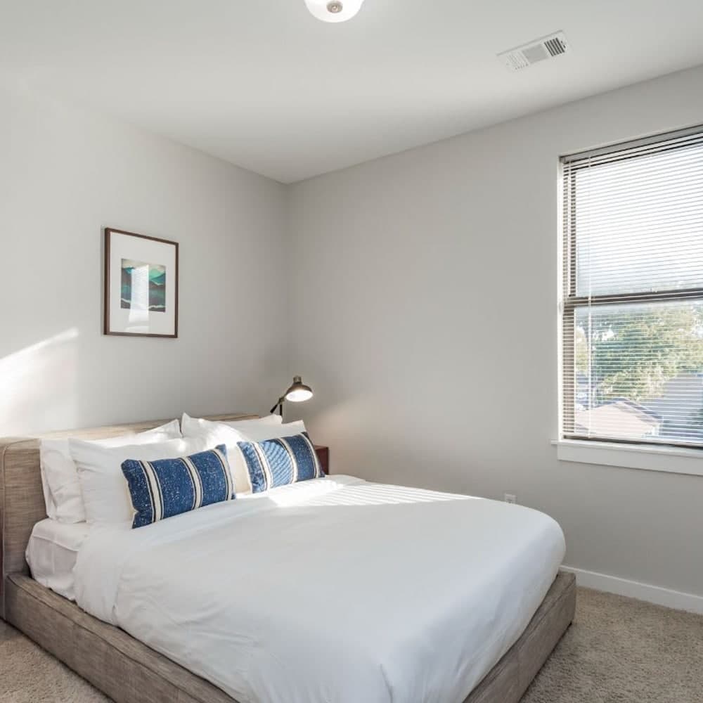 Photograph supplied for Cozysuites Musicrow Alluring 1BR w Free Parking 13