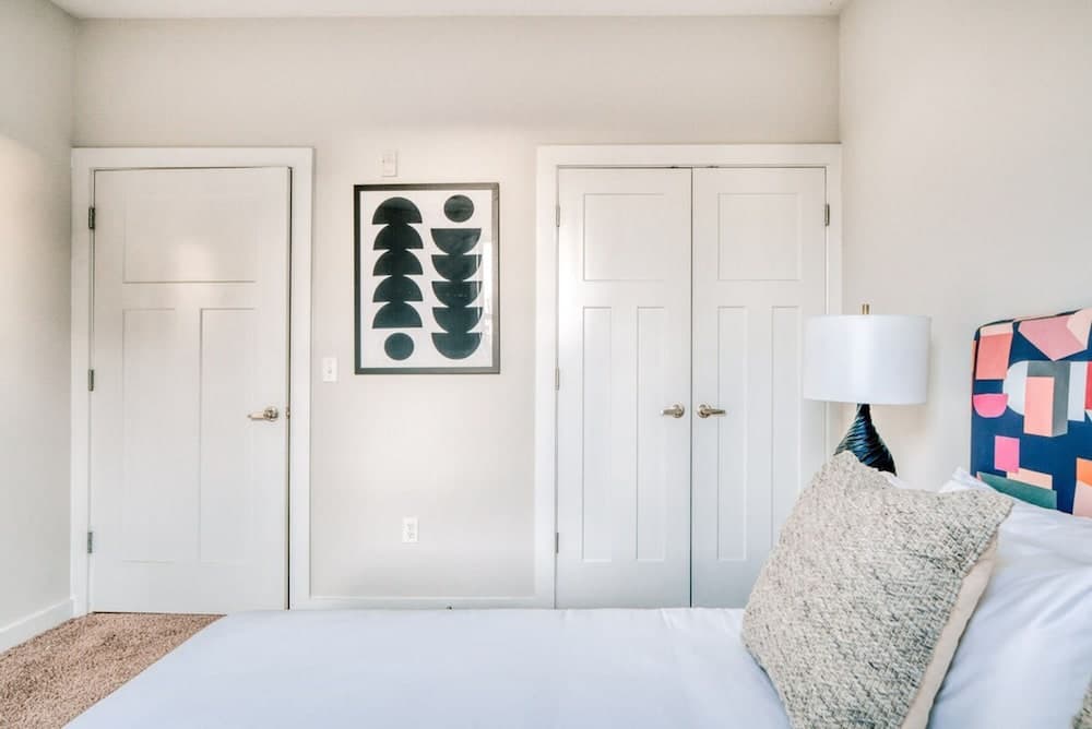 Photograph supplied for Cozysuites Musicrow Classy 1BR w Free Parking 24