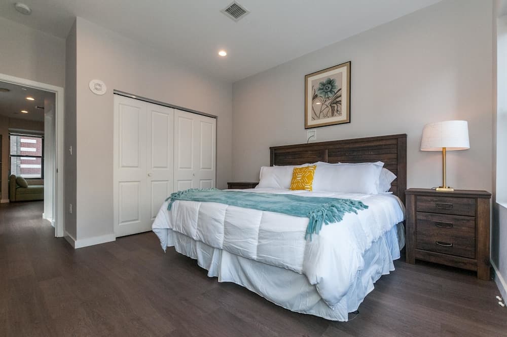 Photograph supplied for BOS005 2 Bedroom Apartment By Senstay