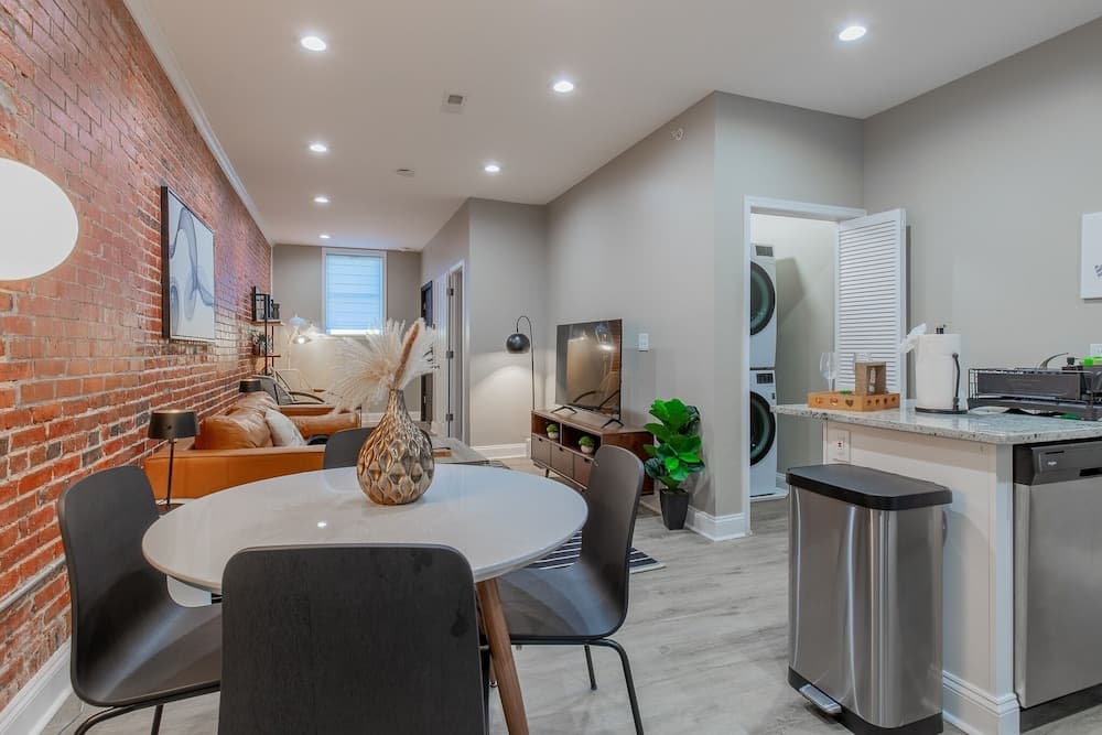 Photograph supplied for Baltimore's Home Away From Home 2 Bedroom Apts by Redawning