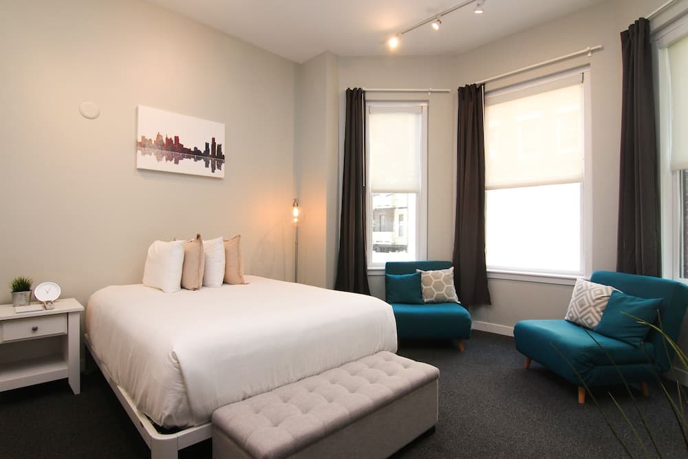 Photograph supplied for Maverick Suites at 245 Newbury St