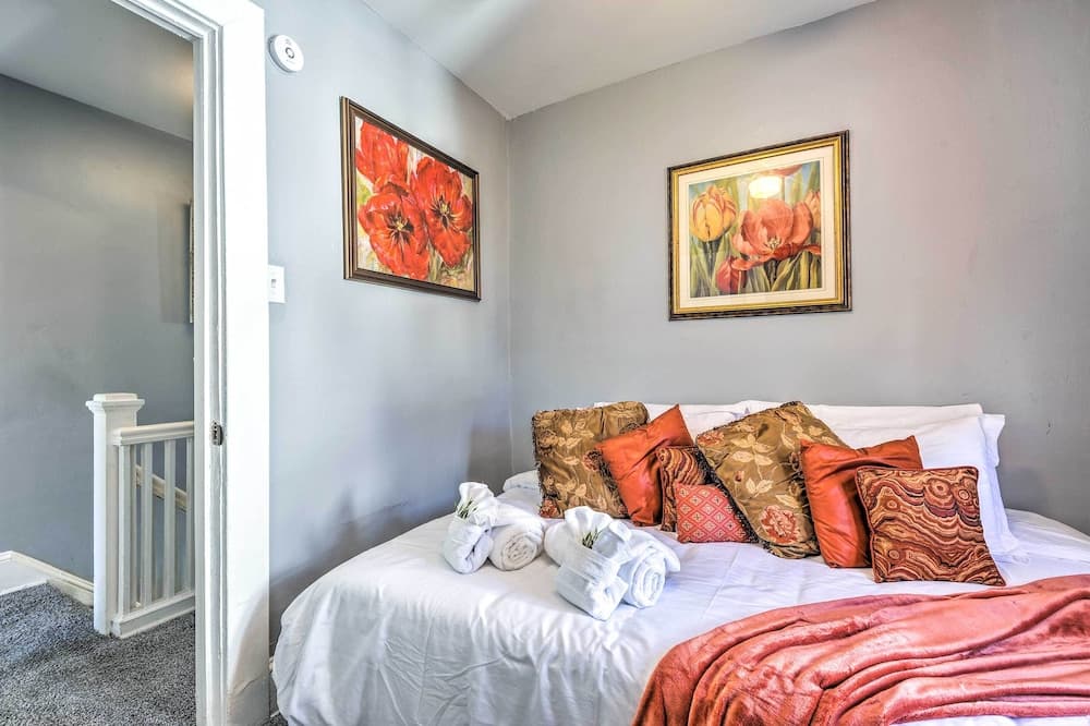 Photograph supplied for 6 Mi to Inner Harbor - Family Home w/ Fenced Yard!
