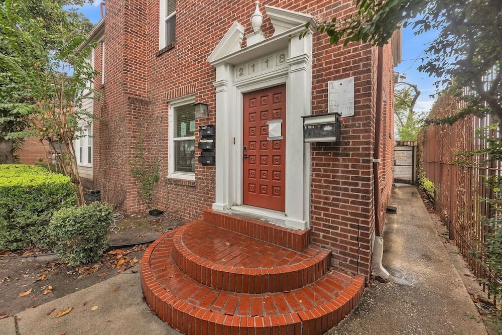 Photograph supplied for Stylish Museum Apt 3 Comfort & Culture Combined 1 Bedroom Duplex