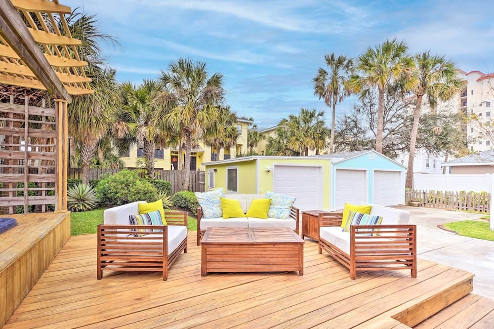 Photograph supplied for Modern Jacksonville Beach Retreat w/ Hot Tub!